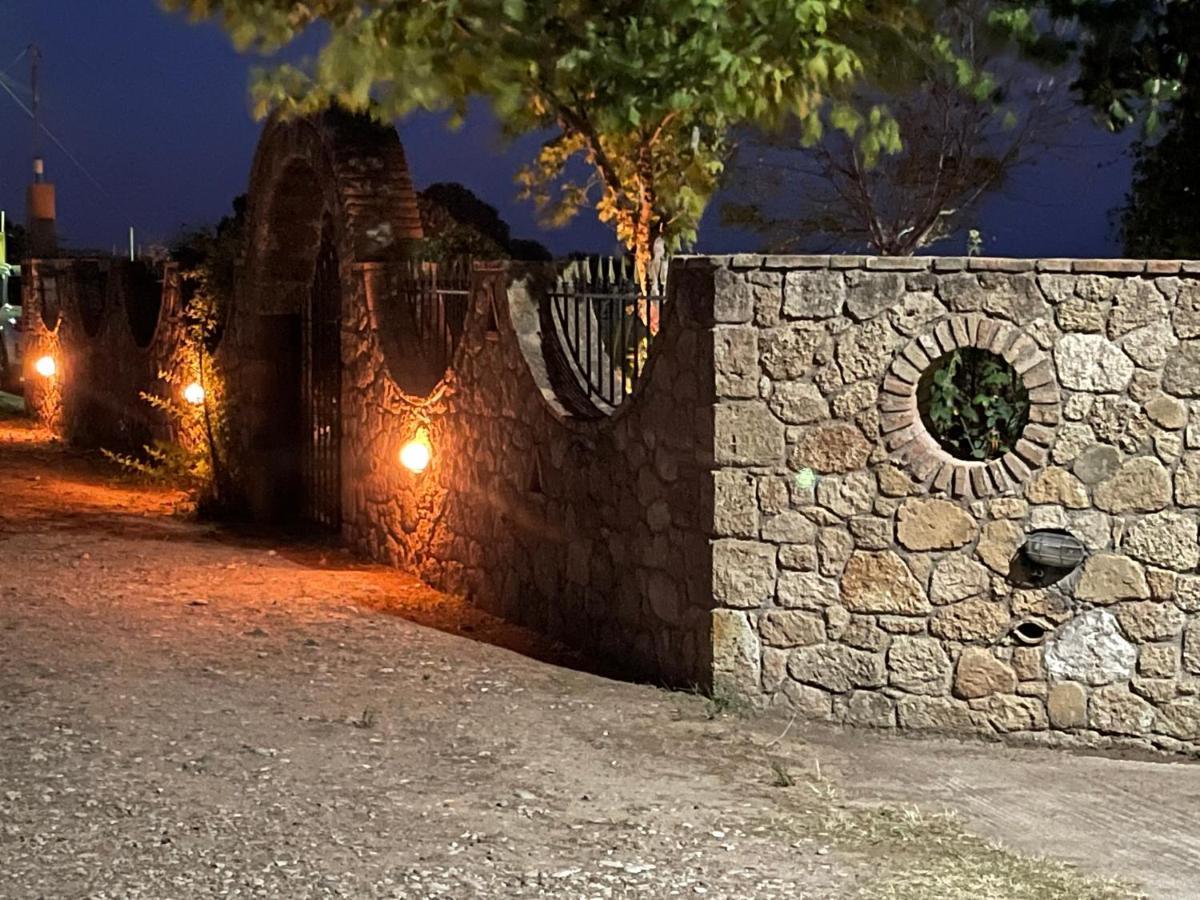 Mama'S Sunshine Garden Villa Agios Ilias  ภายนอก รูปภาพ